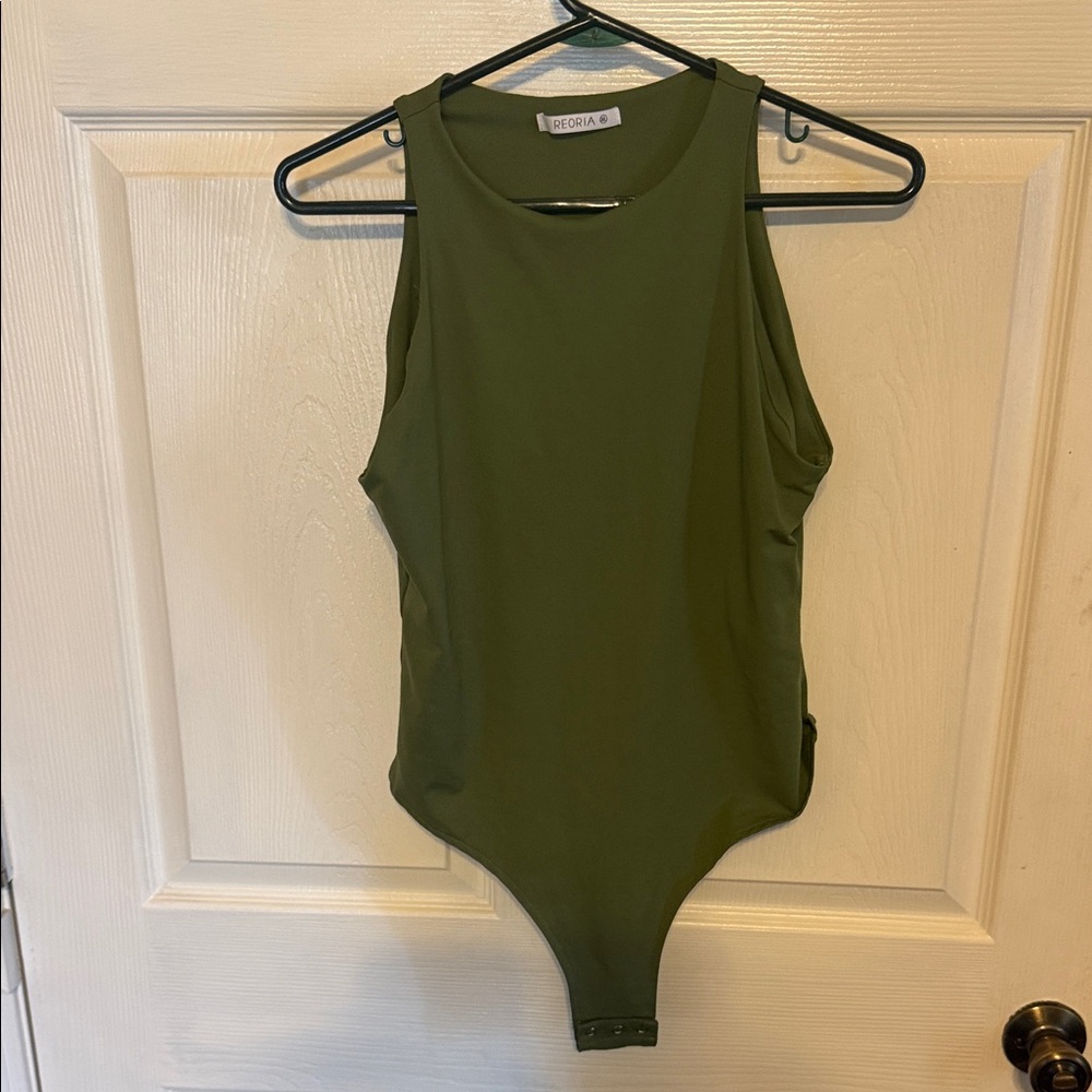 ReoRia Olive Green Sleeveless Ribbed Bodysuit
